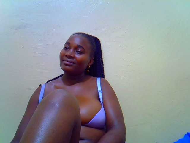Molly-22 live cam on BongaCams