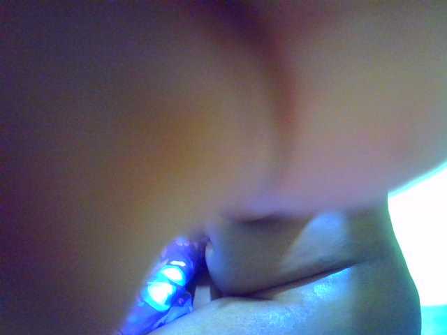 Molly-22 live cam on BongaCams