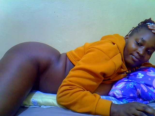Molly-22 live cam on BongaCams