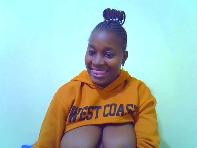 Molly-22 live cam on BongaCams