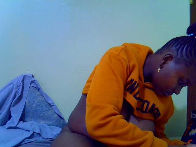Molly-22 live cam on BongaCams
