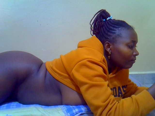Molly-22 live cam on BongaCams