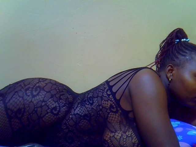 Molly-22 live cam on BongaCams