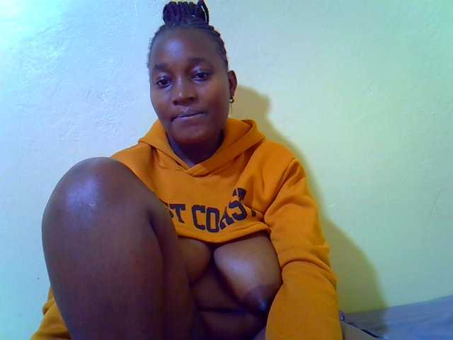 Molly-22 live cam on BongaCams