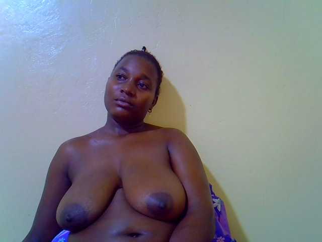 Molly-22 live cam on BongaCams