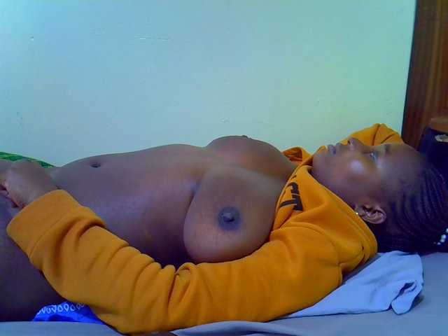 Molly-22 live cam on BongaCams