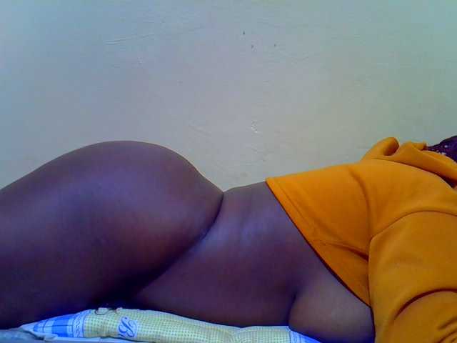Molly-22 live cam on BongaCams