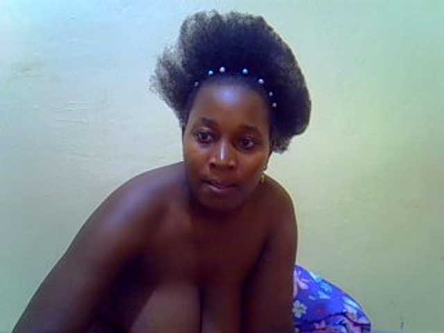 Molly-22 live cam on BongaCams