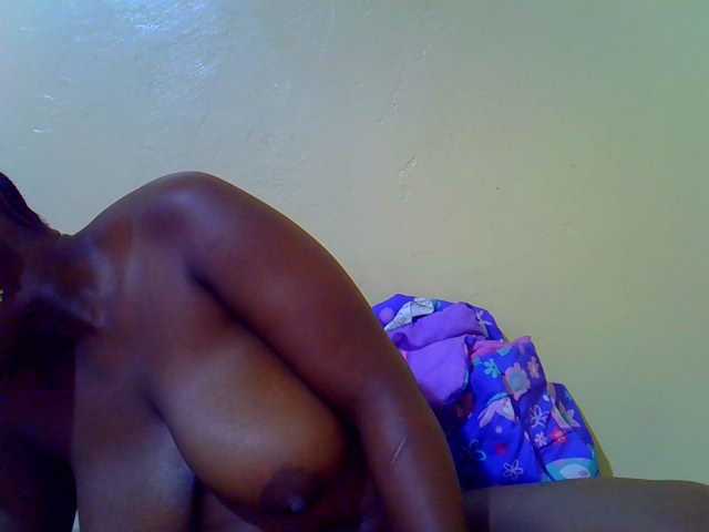 Molly-22 live cam on BongaCams