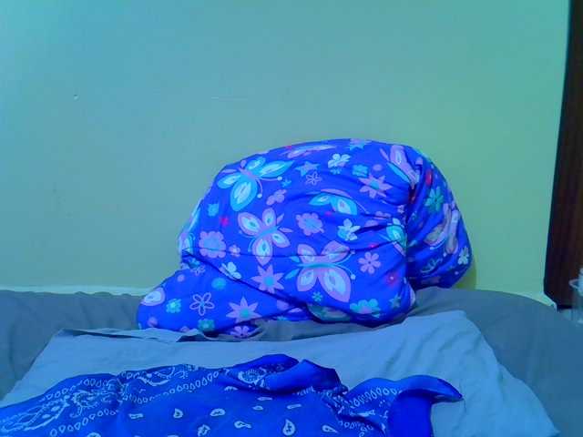 Molly-22 live cam on BongaCams