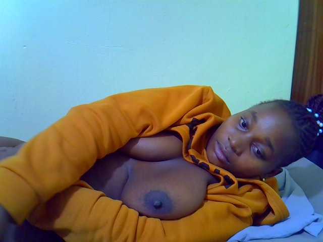 Molly-22 live cam on BongaCams