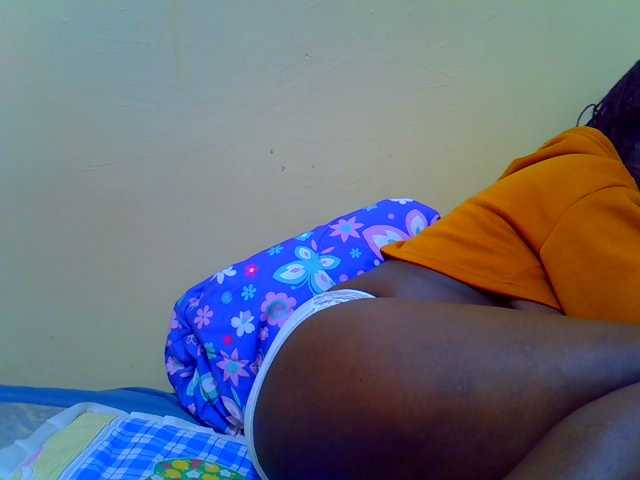 Molly-22 live cam on BongaCams