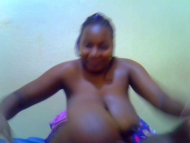 Molly-22 live cam on BongaCams