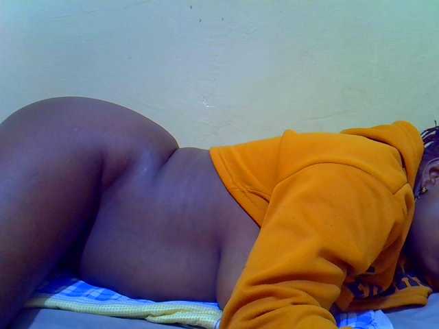 Molly-22 live cam on BongaCams