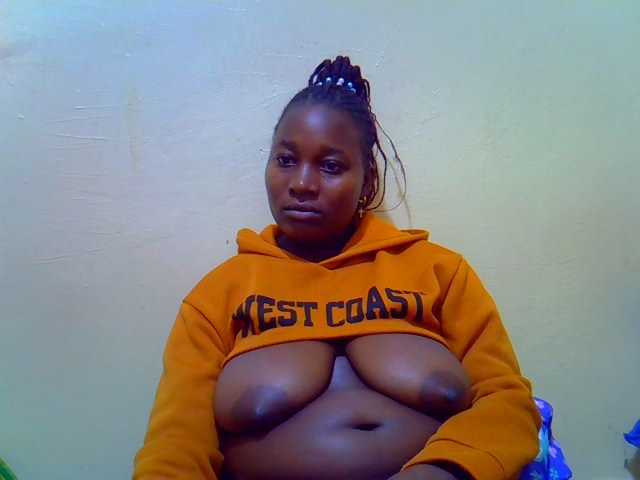 Molly-22 live cam on BongaCams