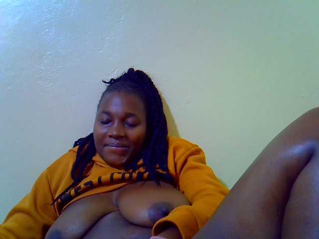 Molly-22 live cam on BongaCams
