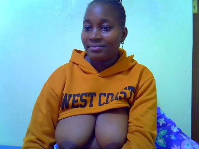 Molly-22 live cam on BongaCams