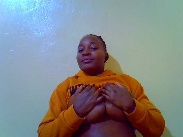 Molly-22 live cam on BongaCams