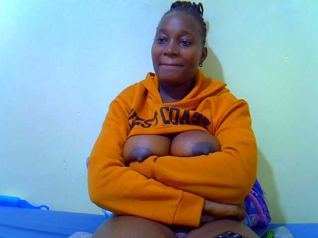 Molly-22 live cam on BongaCams
