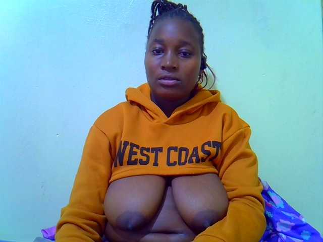 Molly-22 live cam on BongaCams