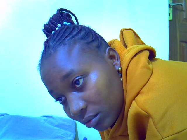 Molly-22 live cam on BongaCams