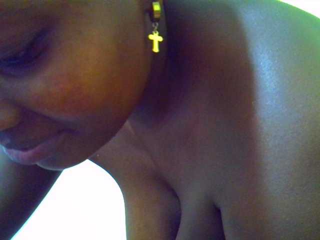 Molly-22 live cam on BongaCams