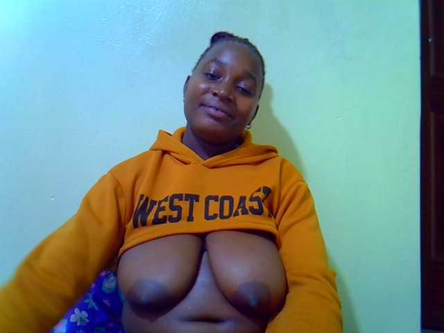 Molly-22 live cam on BongaCams