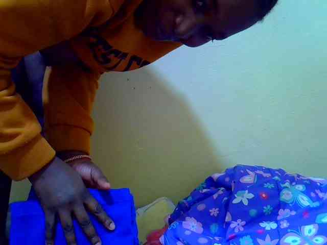 Molly-22 webcam