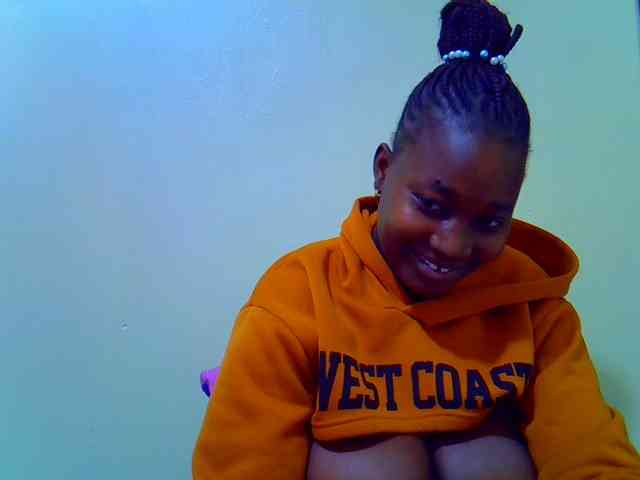Molly-22 webcam