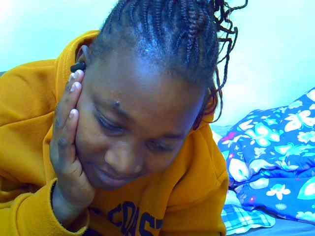 Molly-22 webcam