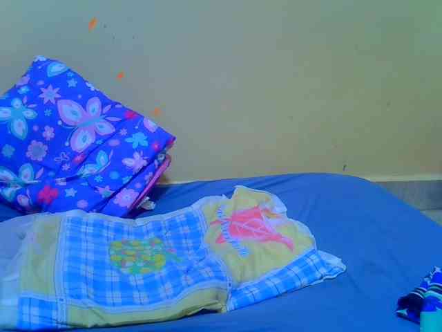 Molly-22 webcam