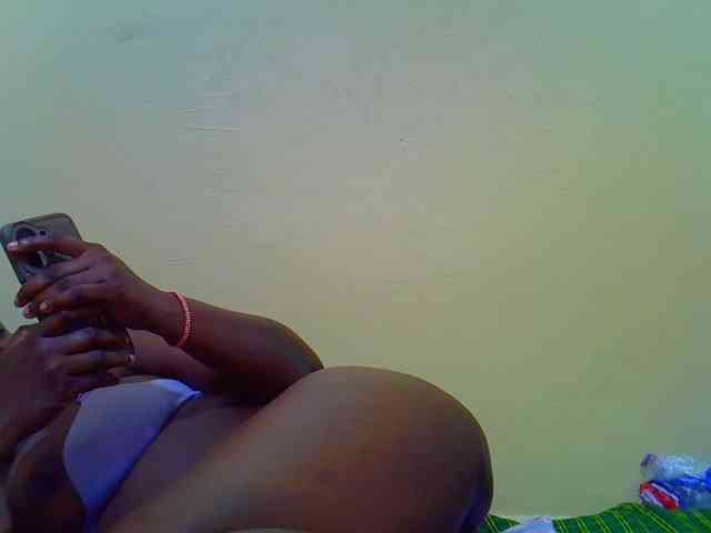 Molly-22 webcam