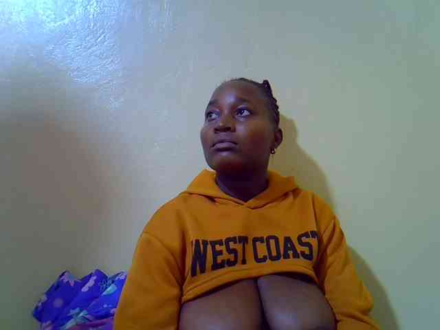 Molly-22 webcam