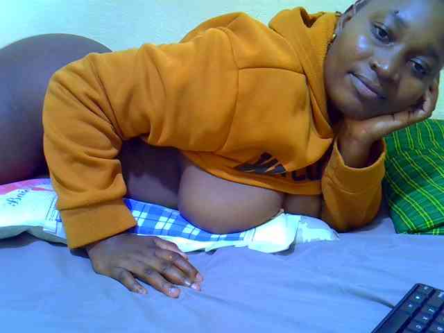 Molly-22 webcam