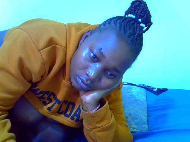 Molly-22 webcam