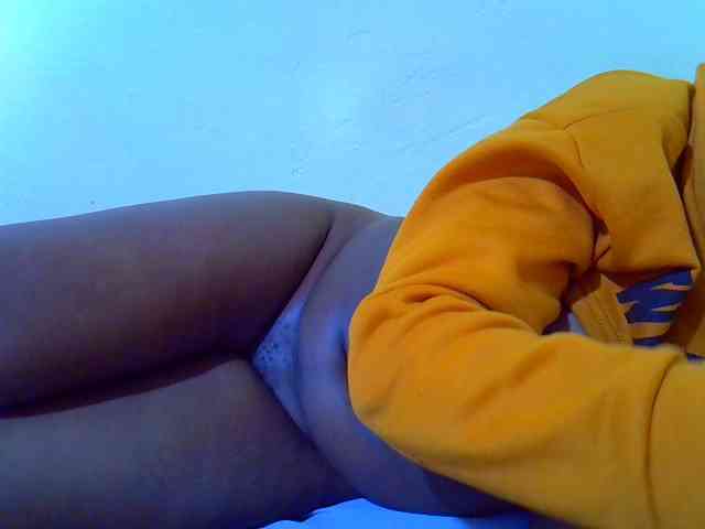 Molly-22 webcam