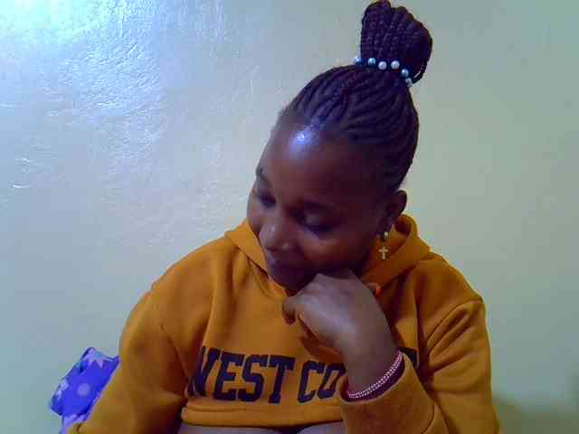 Molly-22 webcam