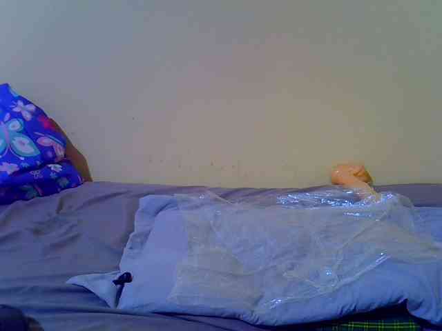 Molly-22 webcam