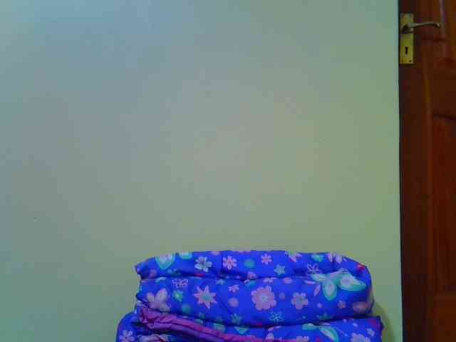 Molly-22 webcam