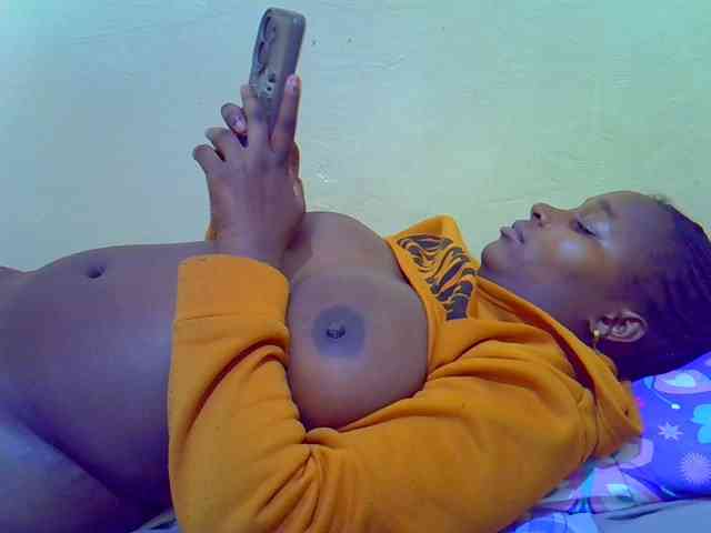 Molly-22 webcam