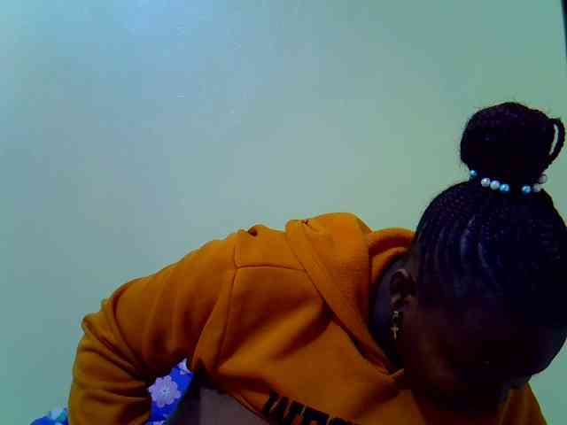 Molly-22 webcam