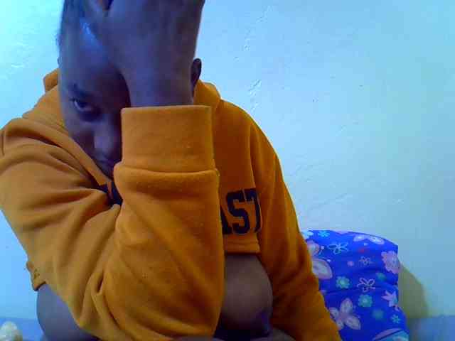 Molly-22 webcam
