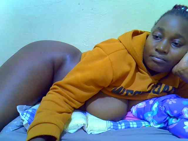 Molly-22 webcam