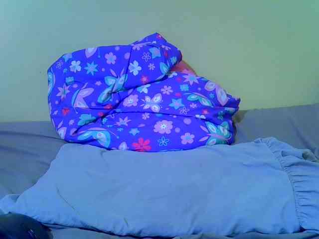 Molly-22 webcam