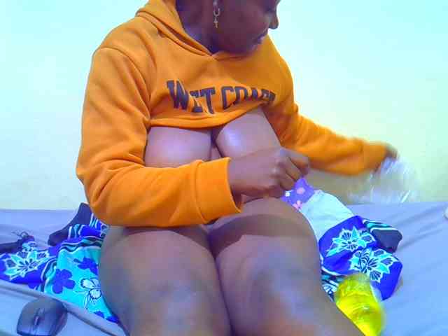 Molly-22 webcam