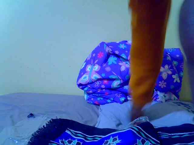 Molly-22 webcam