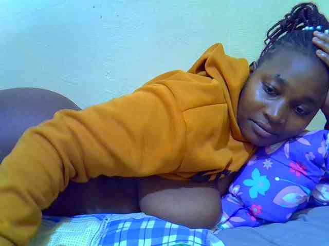 Molly-22 webcam