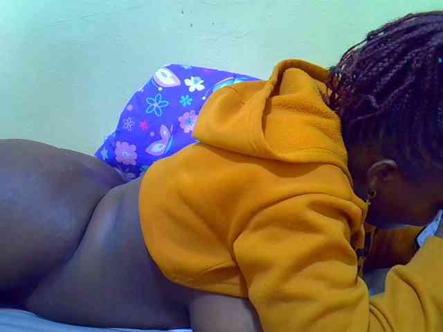 Molly-22 webcam