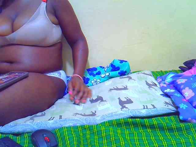 Molly-22 webcam