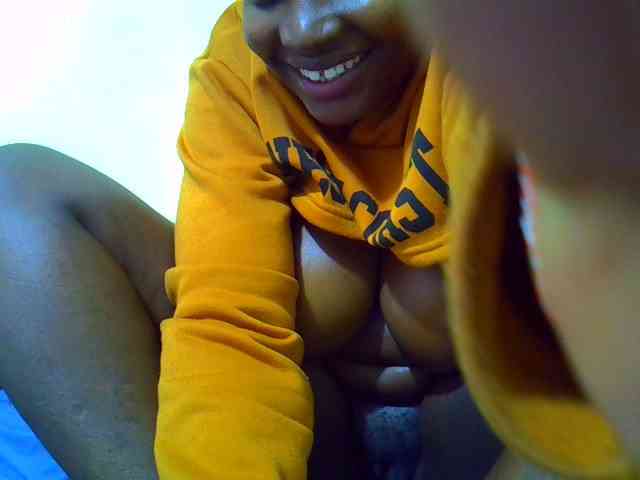 Molly-22 webcam